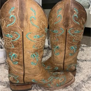 women’s boots